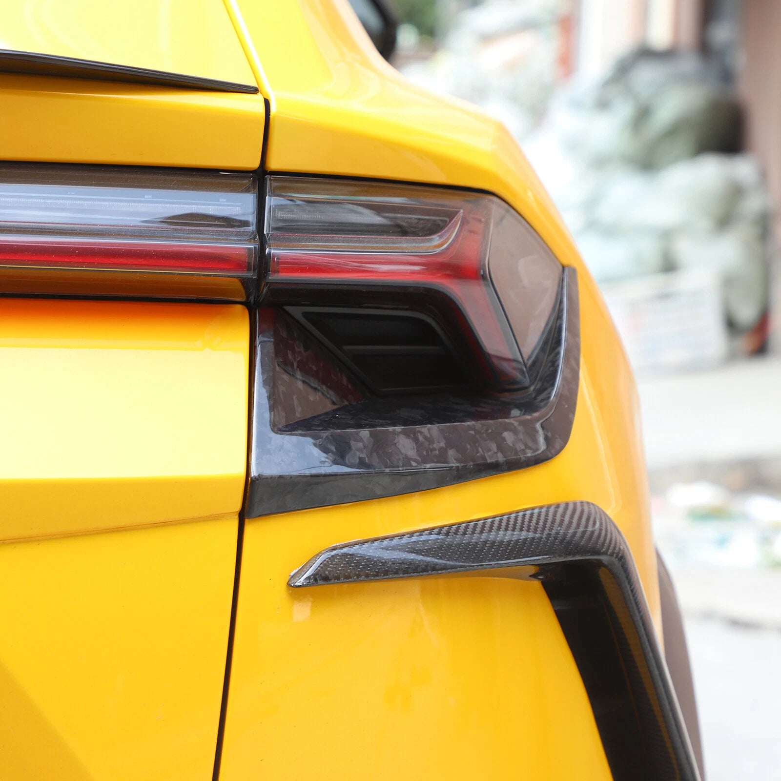 Forged Carbon Fiber Rear Tail Light Lamp Cover Trim For Lamborghni URUS 2018-23